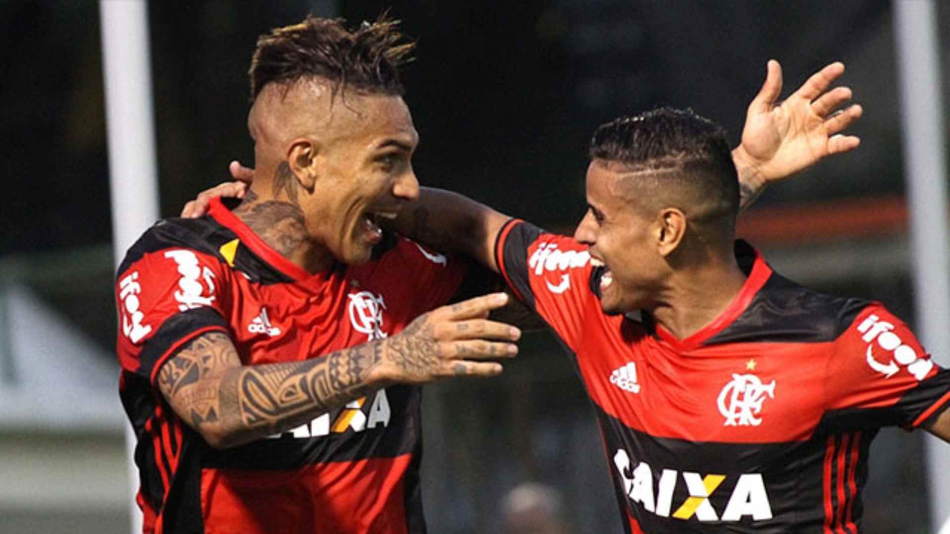 ATACANTE EX-FLAMENGO ESTÁ NO RIO DE JANEIRO PARA DECIDIR O SEU FUTURO